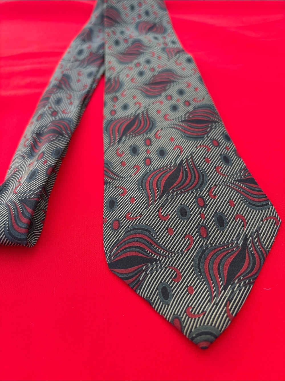 Barneys New York vintage 80s abstract silk tie!